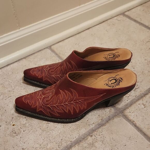Charlie 1 Horse Red Embroidered Leather Heeled Mules Made in Brazil Size 7.5 - Picture 2 of 13
